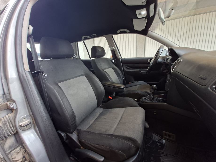 VW Golf 4 1,9 TDI 77 KV kuka. Reg 7 mj 2027 godina 2003, fotografija 8