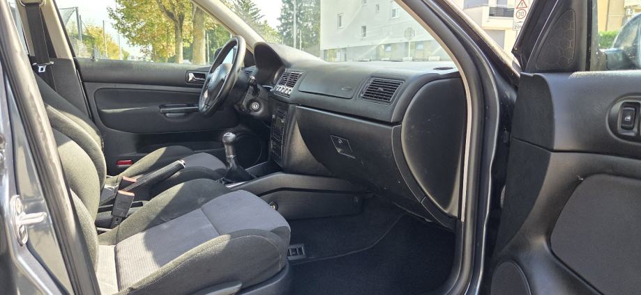 VW Golf 4 1,9 TDI//HR-AUTO//reg god dana//kupac oslobođen prijenosa vl, fotografija 17