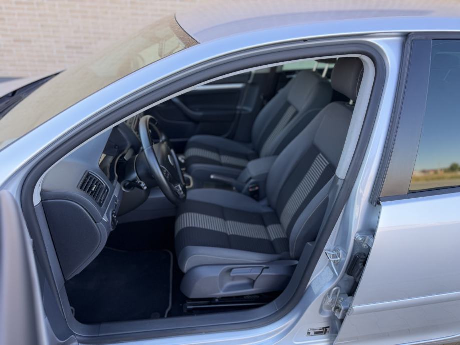•• VW GOLF V •• 1,9 TDI •• UNITED •• REG 12/26 •• ZG ••, fotografija 12