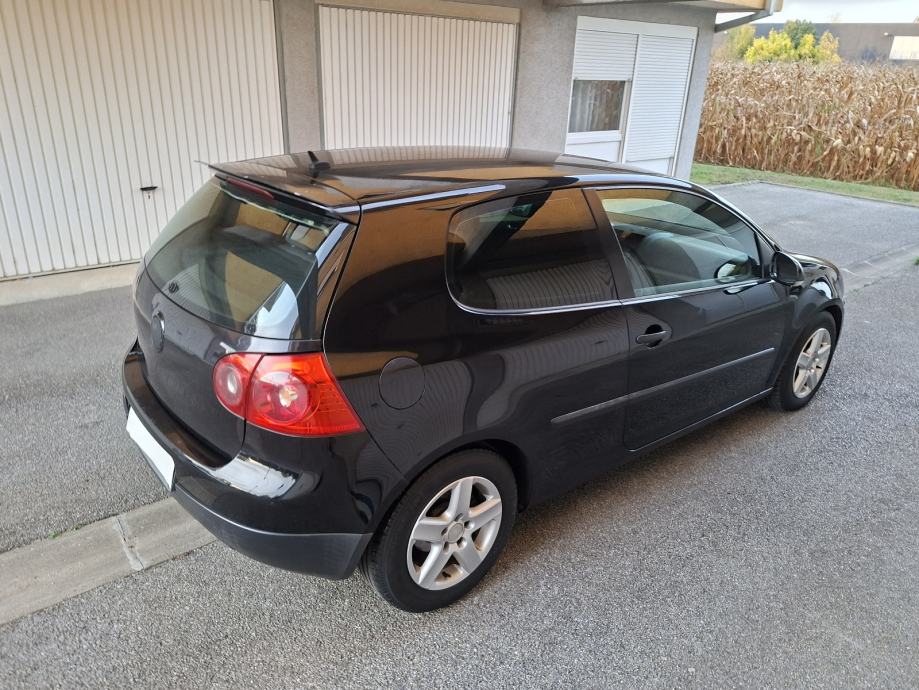VW Golf 5 1,9 TDI 77 kv. Autmatik 2005 godina sacuvan, fotografija 10