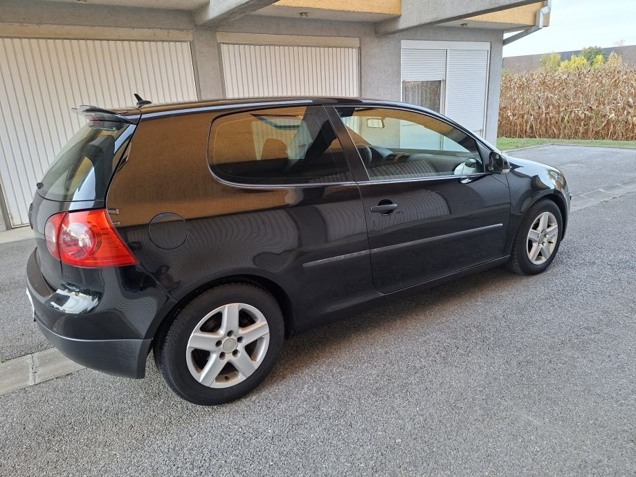 VW Golf 5 1,9 TDI 77 kv. Autmatik 2005 godina sacuvan, fotografija 11