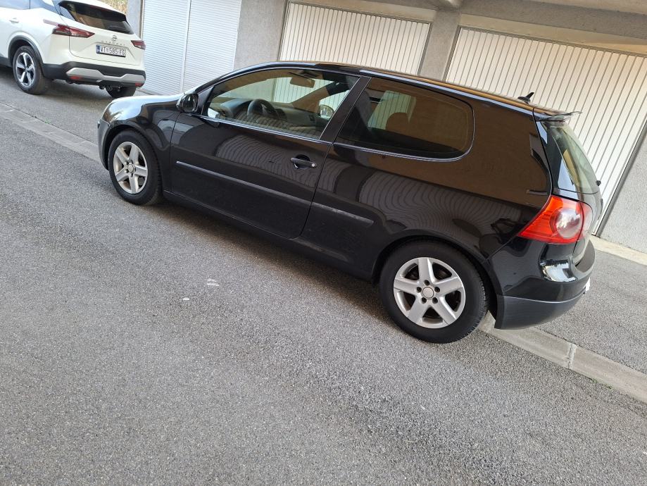 VW Golf 5 1,9 TDI 77 kv. Autmatik 2005 godina sacuvan, fotografija 12
