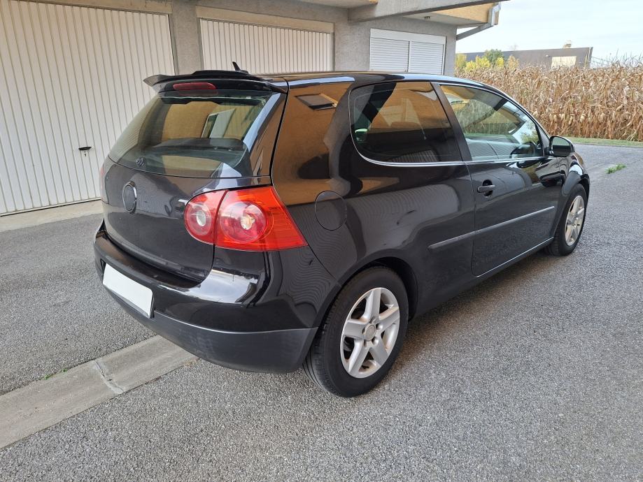 VW Golf 5 1,9 TDI 77 kv. Autmatik 2005 godina sacuvan, fotografija 13
