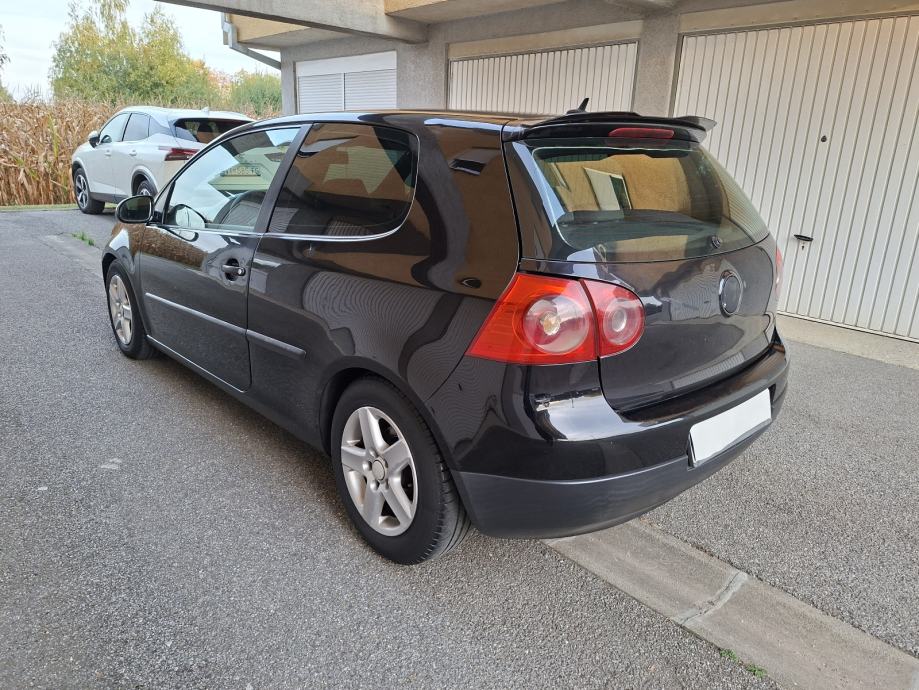 VW Golf 5 1,9 TDI 77 kv. Autmatik 2005 godina sacuvan, fotografija 16