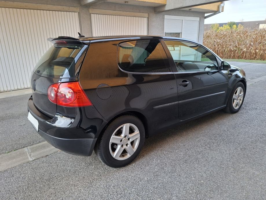VW Golf 5 1,9 TDI 77 kv. Autmatik 2005 godina sacuvan, fotografija 14