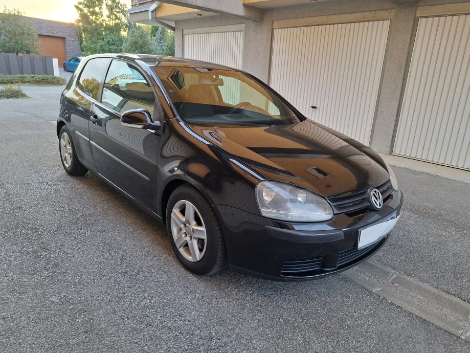 VW Golf 5 1,9 TDI 77 kv. Autmatik 2005 godina sacuvan, fotografija 17