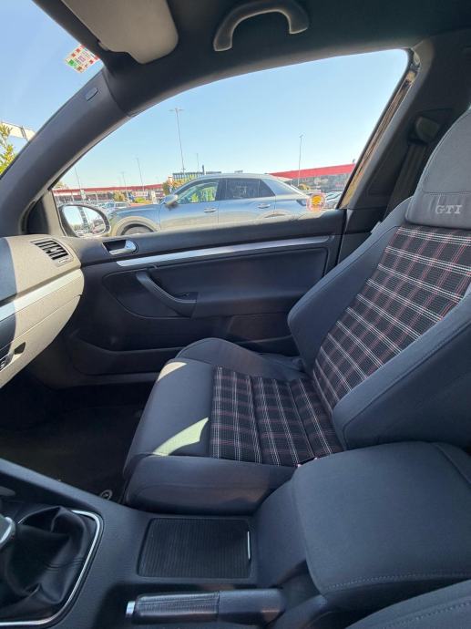 VW Golf 5 GTI 2,0 TFSI, fotografija 17