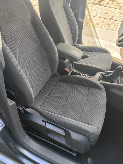 VW Golf 5 Variant 1,9 TDI registran do 18.09.2027., fotografija 12