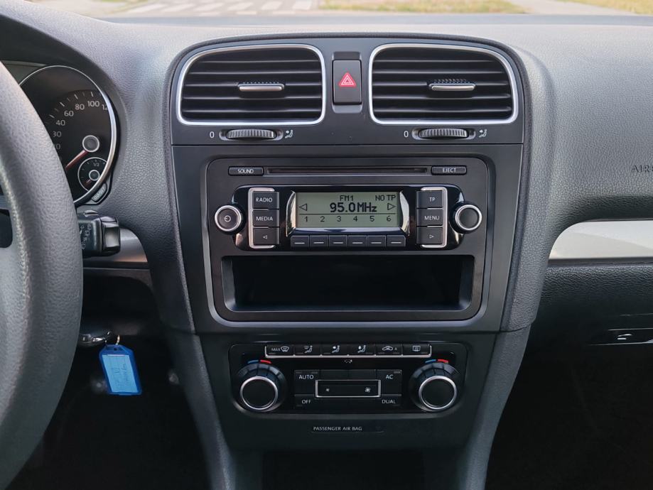 VW Golf 6 1,6 TDI,2010 G, 177000 KM, KARTICE DO 36 RATA, fotografija 15