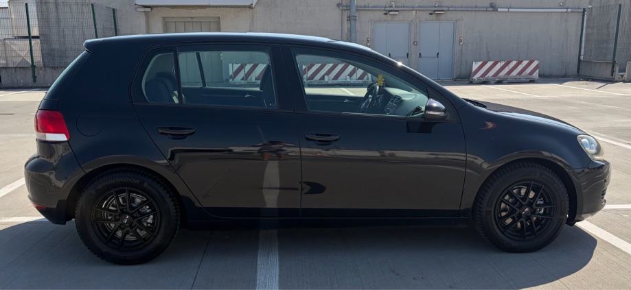 VW GOLF 6 1.6 TDI COMFORTLINE *REGISTRIRAN GODINU DANA *ISPIS KM *, fotografija 8