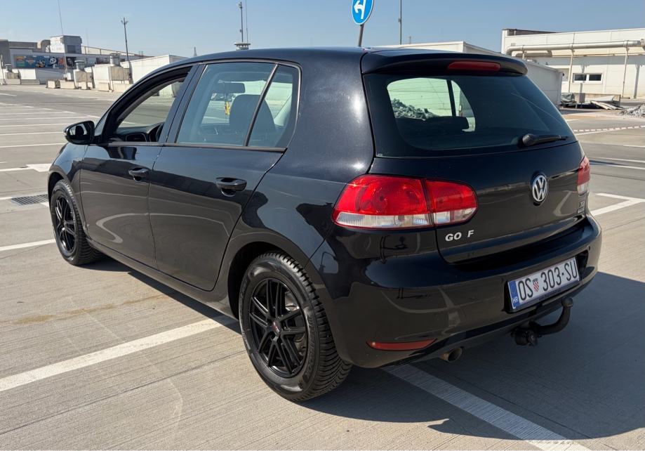 VW GOLF 6 1.6 TDI COMFORTLINE *REGISTRIRAN GODINU DANA *ISPIS KM *, fotografija 5