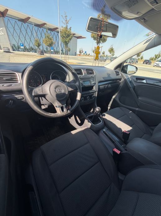 VW GOLF 6 1.6 TDI COMFORTLINE *REGISTRIRAN GODINU DANA *ISPIS KM *, fotografija 13