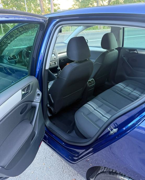 VW Golf 6 1,6 TDI MATCH *JAMSTVO 12 MJESECI*, fotografija 7
