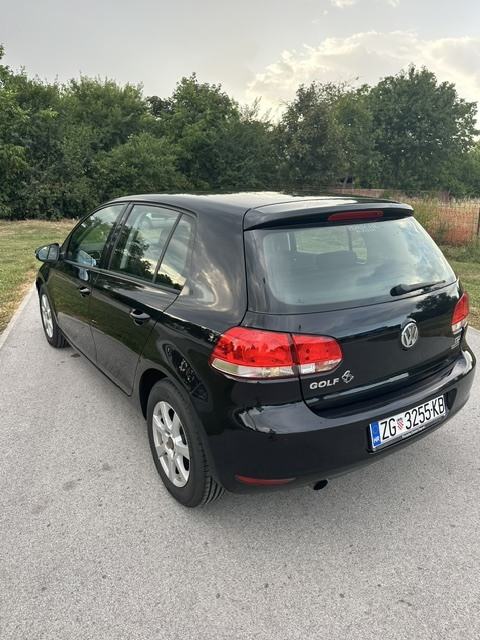 VW Golf 6 1,6 TDI Rabbit , uredno održavan, nove gume, fotografija 4