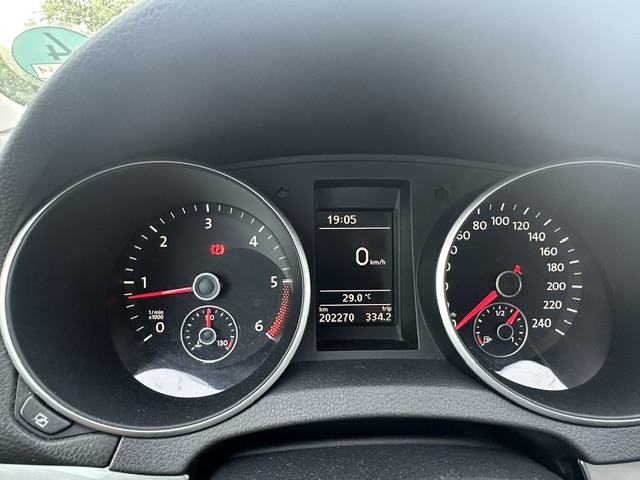 VW Golf 6 1,6 TDI Rabbit , uredno održavan, nove gume, fotografija 15