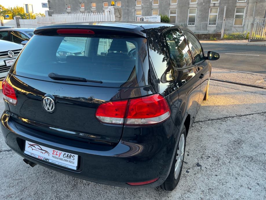 VW Golf 6 2,0 TDI 110 servisna (REGISTRACIJA GRATIS/ 500 eura AKCIJA), 2009 god.