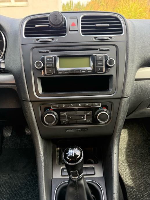 VW Golf 6 2,0 TDI ** REGISTRIRAN GODINU DANA**, fotografija 13