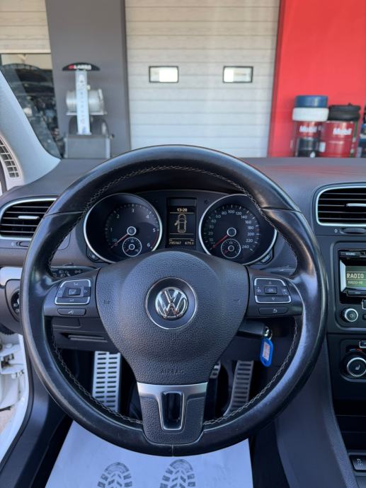 VW Golf 6 2,0 TDI STYLE REGISTRIRAN, fotografija 9