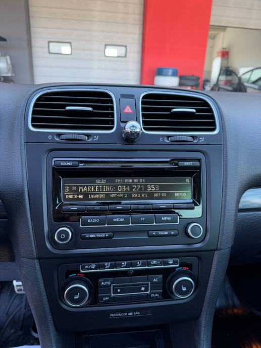 VW Golf 6 2,0 TDI STYLE REGISTRIRAN, fotografija 11
