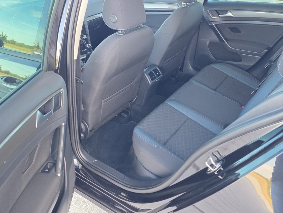 VW Golf 7 1,0 TSI IQ DRIVE 85KW ALU,NAVI,KAMERA, fotografija 17