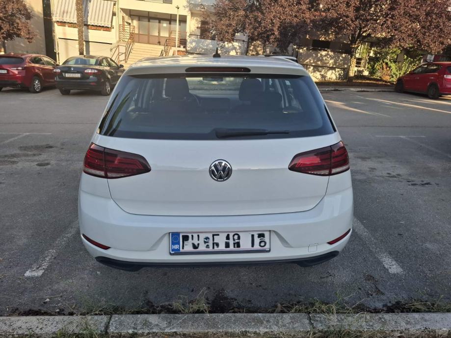VW Golf 7 1,0 TSI- Registracija do 7.2027., fotografija 2