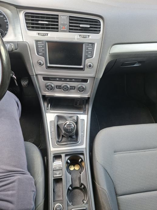 VW Golf 7 , 1.6 tdi, 2017 g. reg. 9/2027, fotografija 9