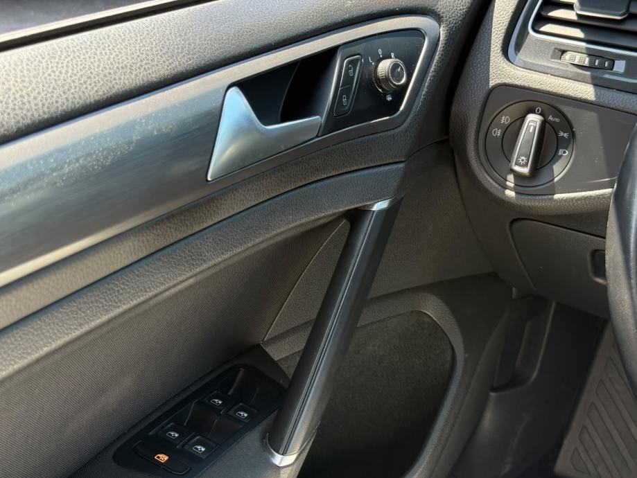 VW Golf 7 1,6 TDI 7.5 2019 GOD COMFORT LINE HR VOZILO U PDV-u SERVISNA, fotografija 10