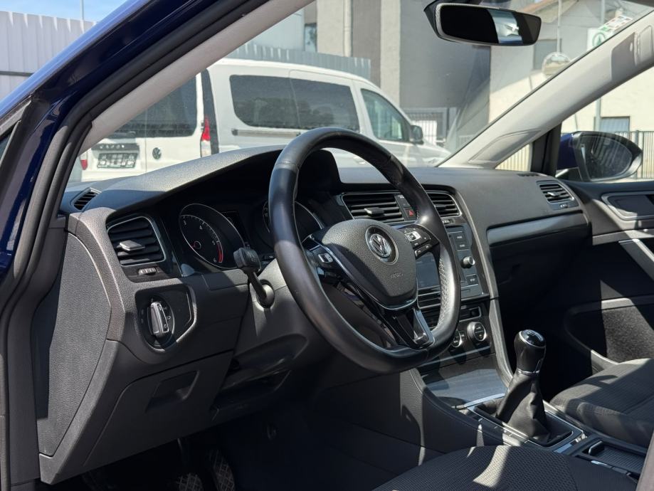 VW Golf 7 1,6 TDI 7.5 2019 GOD COMFORT LINE HR VOZILO U PDV-u SERVISNA, fotografija 15
