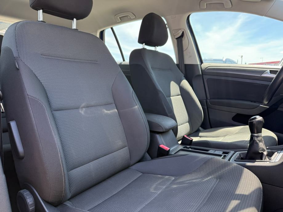 VW Golf 7 1,6 TDI 7.5 2019 GOD COMFORT LINE HR VOZILO U PDV-u SERVISNA, fotografija 14