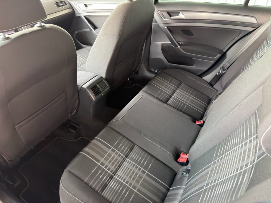 VW Golf 7 1,6 TDI BMT LOUNGE ALU WEBASTO PDC EL. PAKET GARANCIJA, fotografija 15