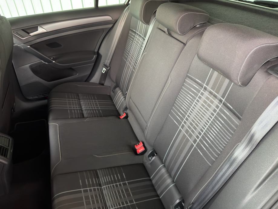VW Golf 7 1,6 TDI BMT LOUNGE ALU WEBASTO PDC EL. PAKET GARANCIJA, fotografija 16