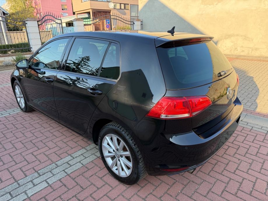 VW Golf 7 1,6 TDI BMT-LOUNGE-WEBASTO-PARK.SENZ, fotografija 6