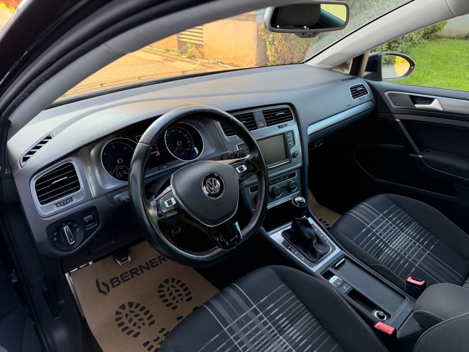 VW Golf 7 1,6 TDI BMT-LOUNGE-WEBASTO-PARK.SENZ, fotografija 13