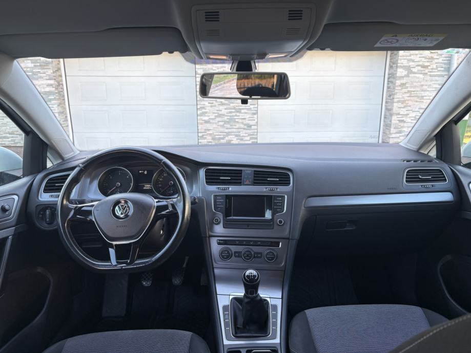 VW GOLF VII 1.6 TDI BMT, HR vozilo, reg. 11/2027, fotografija 9
