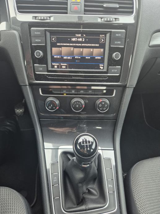 VW Golf 7 1,6 TDI COMFORTLINE, TEMPOMAT, PARK. SENZORI, fotografija 9