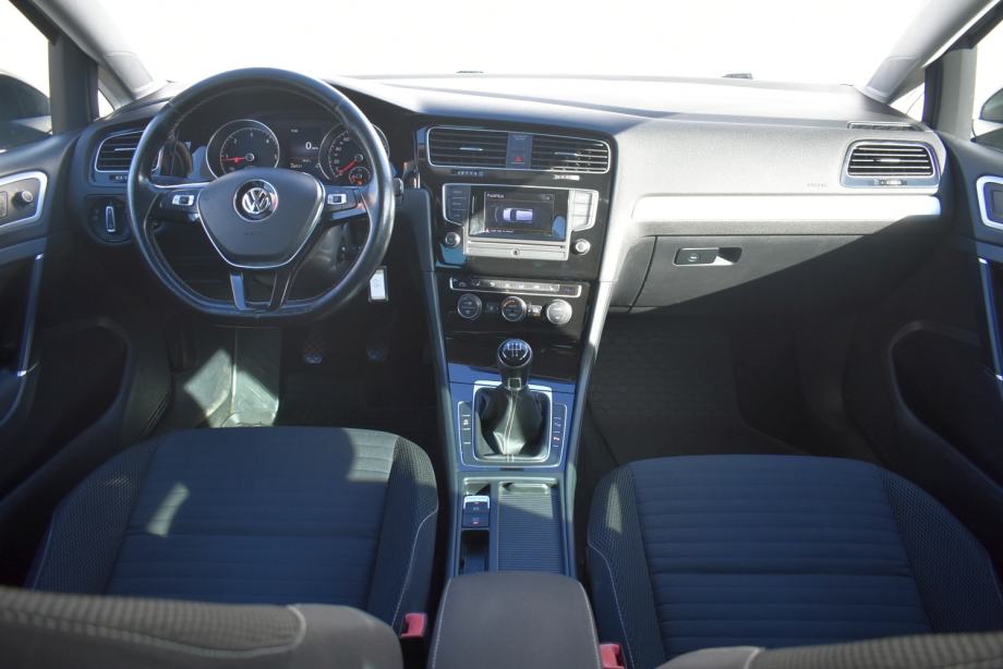 VW Golf 7 1.6 TDI Cup *SERVISNA,ALU NAPLATCI,NAVIGACIJA*, fotografija 7