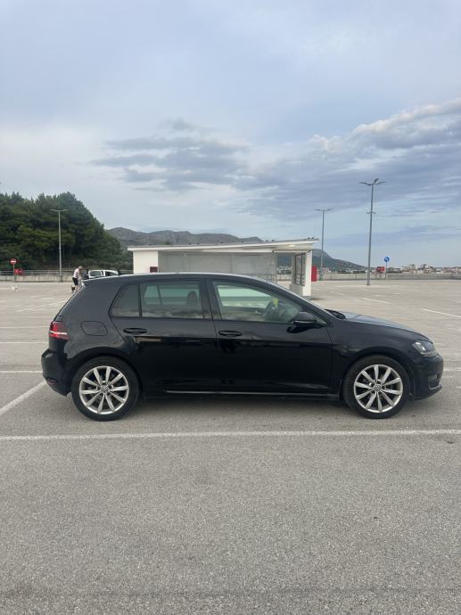 VW Golf 7 1,6 TDI | HIGHLINE | Kamera | Koža | Radar | Panorama, fotografija 8