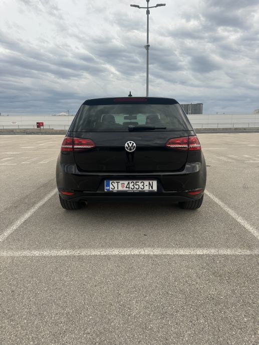 VW Golf 7 1,6 TDI | HIGHLINE | Kamera | Koža | Radar | Panorama, fotografija 9