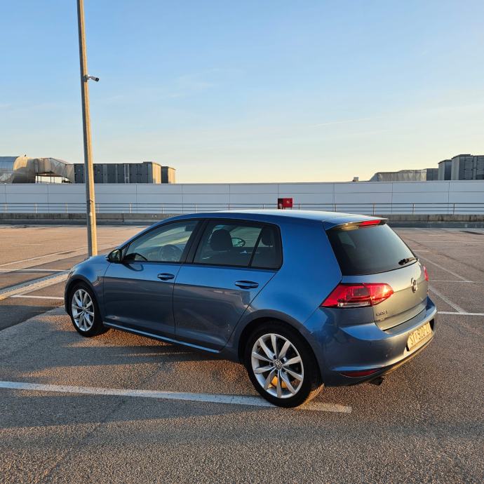 VW Golf 7 1,6 TDI Highline - Registriran s duplim setom felgi i guma!, fotografija 19
