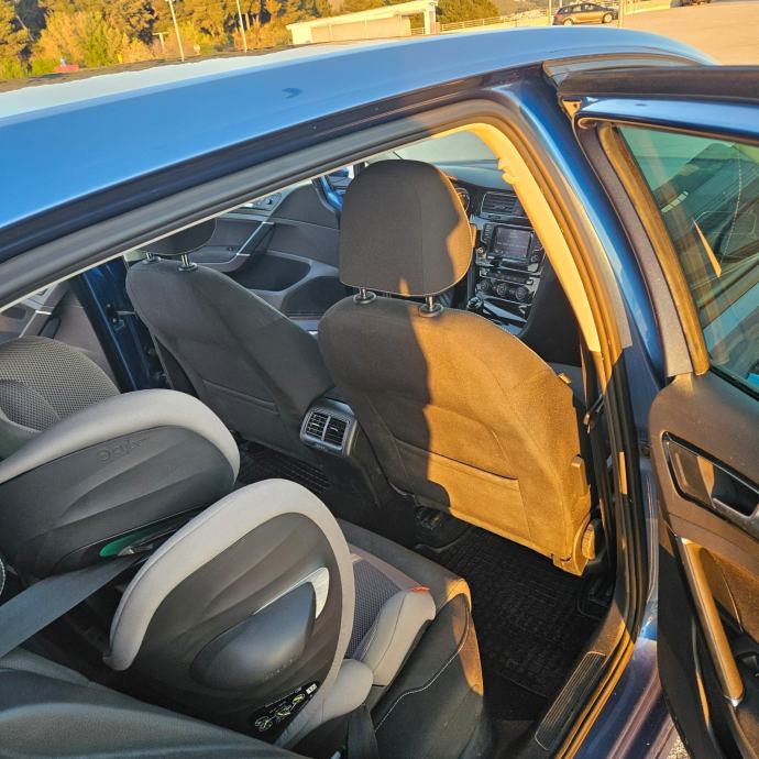 VW Golf 7 1,6 TDI Highline - Registriran s duplim setom felgi i guma!, fotografija 9