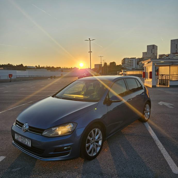 VW Golf 7 1,6 TDI Highline - Registriran s duplim setom felgi i guma!, fotografija 11