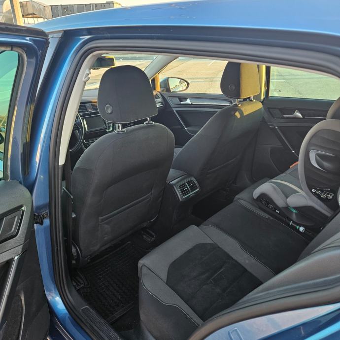 VW Golf 7 1,6 TDI Highline - Registriran s duplim setom felgi i guma!, fotografija 14