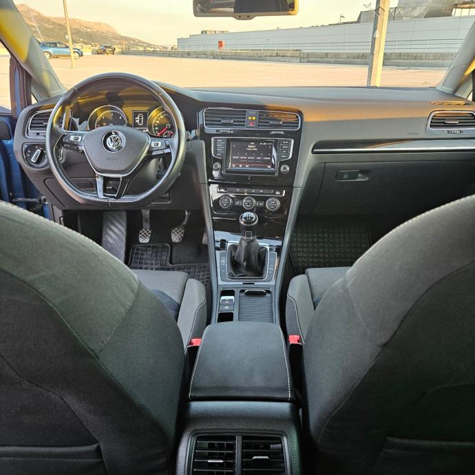 VW Golf 7 1,6 TDI Highline - Registriran s duplim setom felgi i guma!, fotografija 20