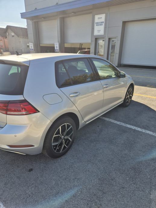VW Golf 7 1,6 TDI izuzetno usčuvan, fotografija 3