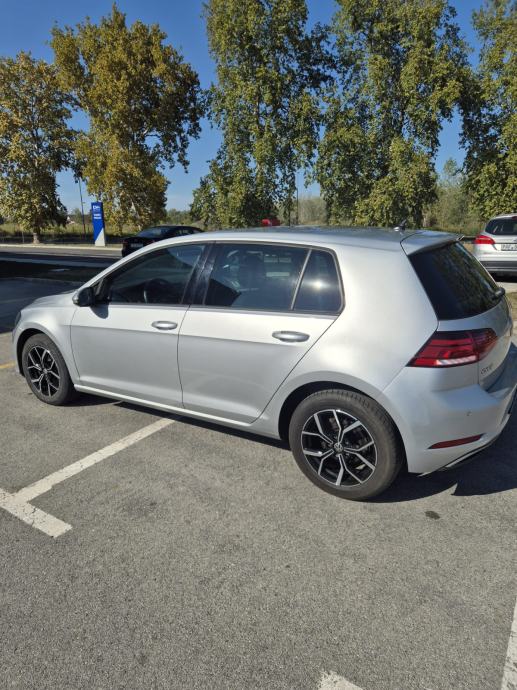 VW Golf 7 1,6 TDI izuzetno usčuvan, fotografija 2