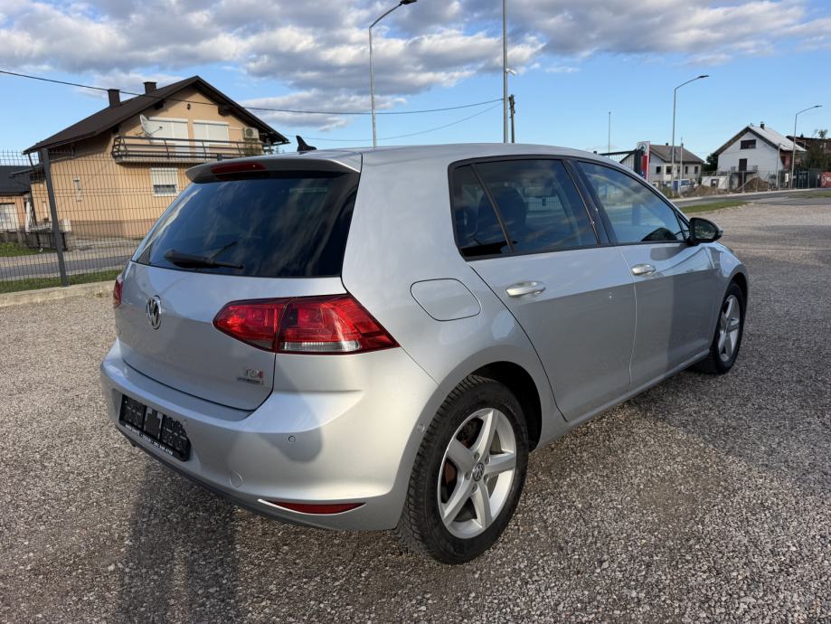 VW Golf 7 1,6 TDI - NAPRAVLJEN VELIKI SERVIS - NOVE GUME - GARANCIJA, fotografija 2