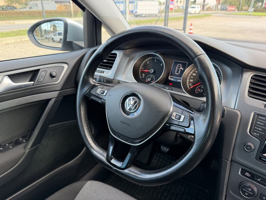 VW Golf 7 1,6 TDI - NAPRAVLJEN VELIKI SERVIS - NOVE GUME - GARANCIJA, fotografija 14
