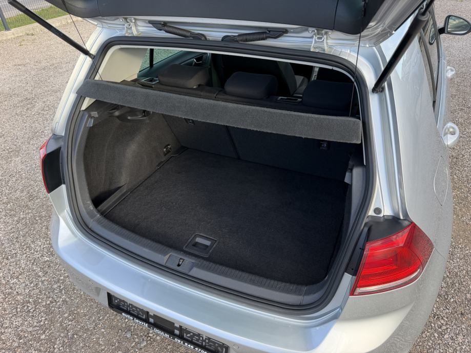VW Golf 7 1,6 TDI - NAPRAVLJEN VELIKI SERVIS - NOVE GUME - GARANCIJA, fotografija 12