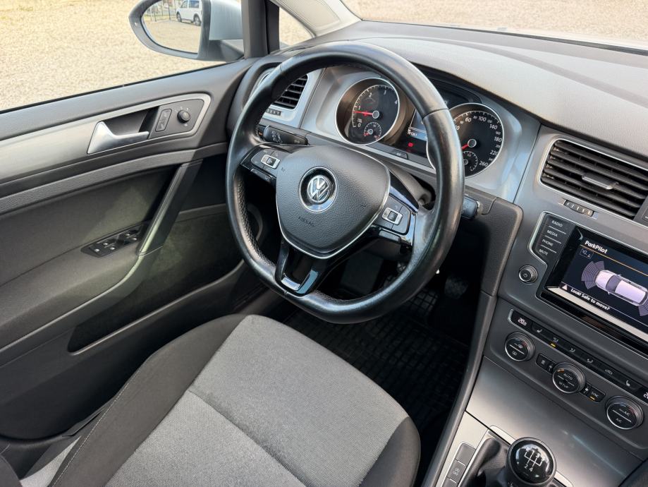 VW Golf 7 1,6 TDI - NAPRAVLJEN VELIKI SERVIS - NOVE GUME - GARANCIJA, fotografija 16