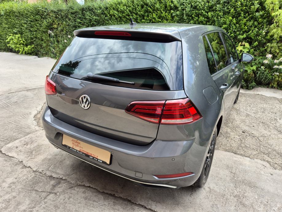 VW Golf 7 1,6 TDI*REDIZAJN*VIRTUALNI COCKPIT*KAMERA*SENZORI*JAMSTVO, fotografija 6